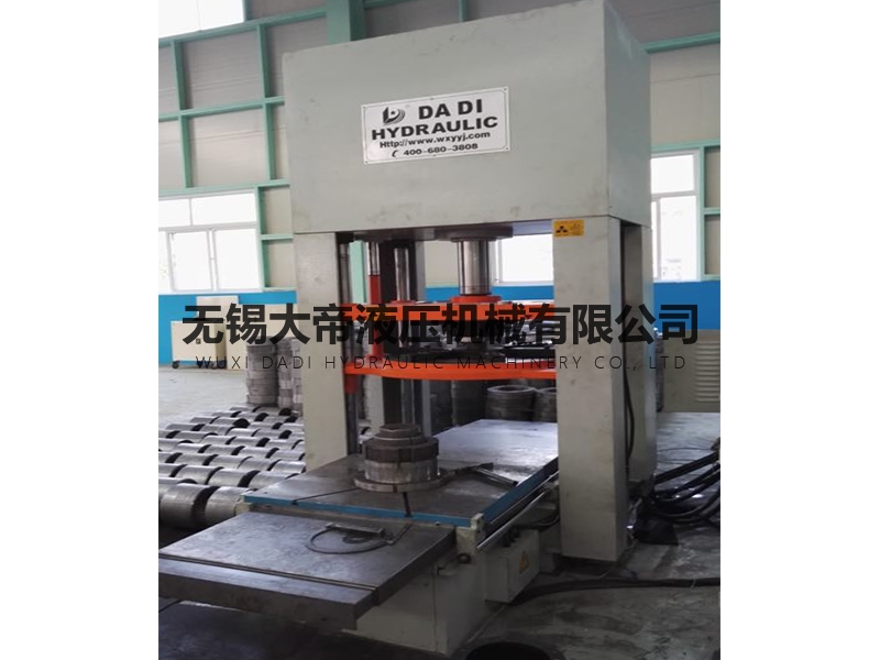 Four column buckle hydraulic press