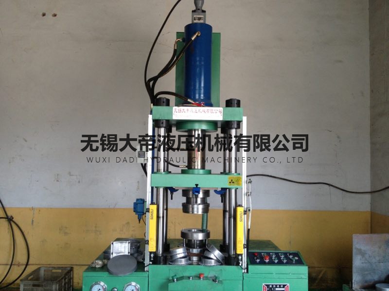 Four column hydraulic press